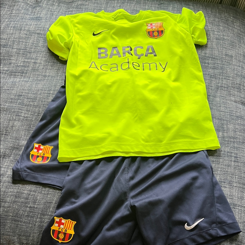 Nike Kids Neon Yellow And Navy Jersey Set